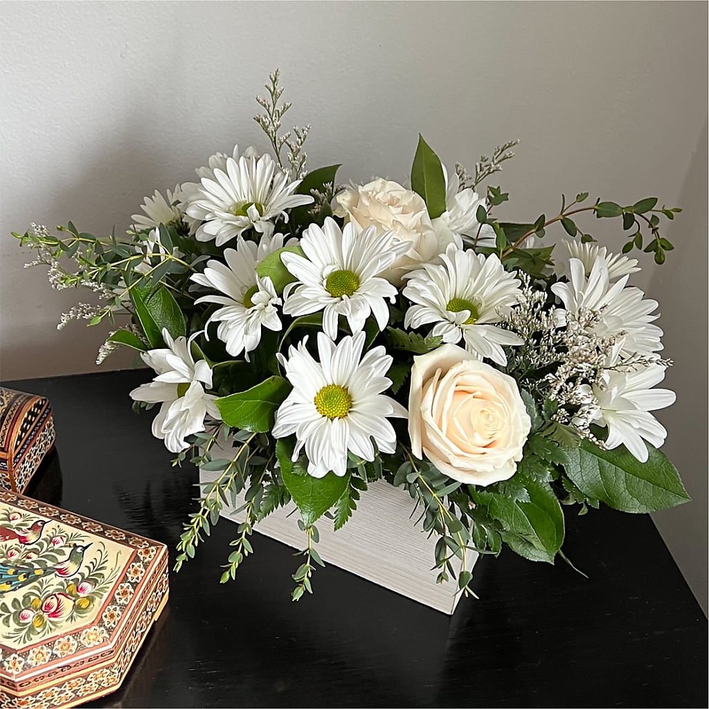 Fresh Linen Box Bouquet –  North Star Blooms, Roseville MN